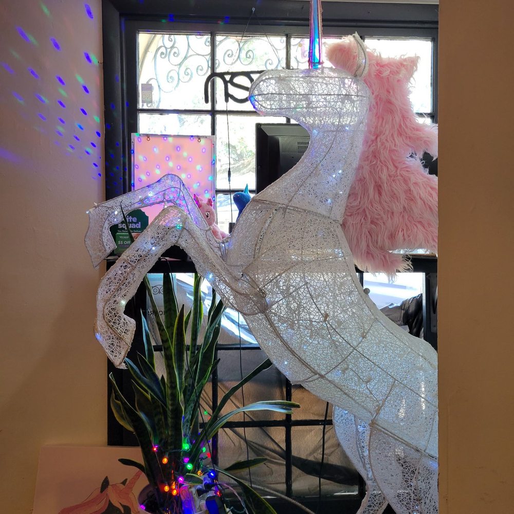 Grilled Cheese Gallery - Decor - Ice Cream & Frozen Yogurt Near Me - St. Augustine, Florida