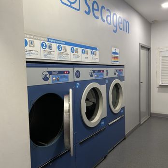 WashStation - Dryer section - Laundromat Near Me - Lisbon, 11 WashStation - Dryer section - Laundromat Near Me - Lisbon, 11