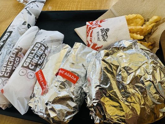 Del Taco by null