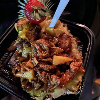 Cuzzo's Cuisine - Jerk Chicken Pineapple Bowl - Southern Near Me - Charlotte, North Carolina Cuzzo's Cuisine - Jerk Chicken Pineapple Bowl - Southern Near Me - Charlotte, North Carolina