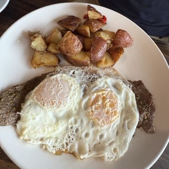 El Tropico Cuban Kitchen - Steak and eggs - Cuban Near Me - Aventura, Florida El Tropico Cuban Kitchen - Steak and eggs - Cuban Near Me - Aventura, Florida