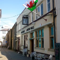 Hole In The Wall Inn