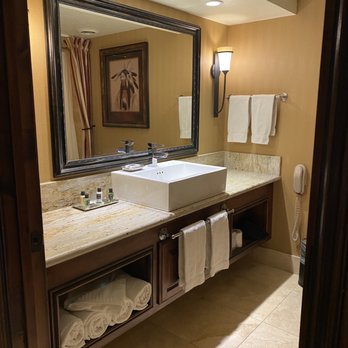 The Lodge At Jackson Hole - Bathroom - Hotels Near Me - Jackson, Wyoming The Lodge At Jackson Hole - Bathroom - Hotels Near Me - Jackson, Wyoming