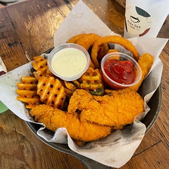 Hide Out Cafe - Deep Fried Platter - Cafes Near Me - Rowland Heights, California