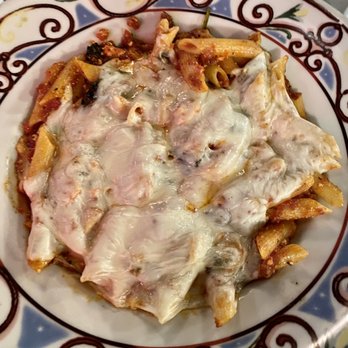 Gianni's Cafe - Mostaccioli con Spinach & Ricotta - Italian Near Me - Kildeer, Illinois