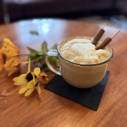 Cafe & A'more - Enjoy an espesso at Cafe & A'more with comfortable indoor seating & free WiFi.