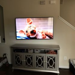 Kairos Audio Video - TV mounted on swivel mount with wire concealed