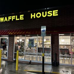 Waffle House - Exterior of building
