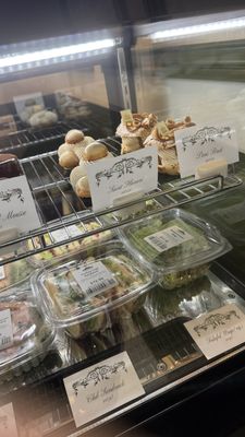 Le Carousel Patisserie at Tilden by null