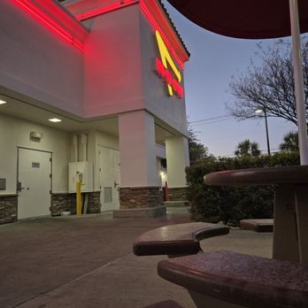 In-N-Out Burger - Burgers Near Me - Fort Worth, Texas