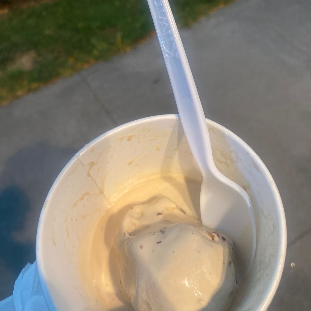 Kilwins - Portion sizes not worth the cost. This was a $6 single scoop and I had only ate a couple of bites. - Ice Cream & Frozen Yogurt Near Me - Washington, DC, District of Columbia Kilwins - Portion sizes not worth the cost. This was a $6 single scoop and I had only ate a couple of bites. - Ice Cream & Frozen Yogurt Near Me - Washington, DC, District of Columbia