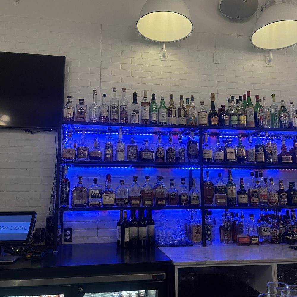 Maison Cheryl - French Near Me - Arlington, Virginia