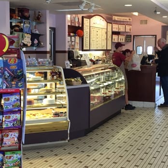 Graeter's Ice Cream - Charming soda fountain type dining area - Candy Stores Near Me - Cincinnati, Ohio Graeter's Ice Cream - Charming soda fountain type dining area - Candy Stores Near Me - Cincinnati, Ohio