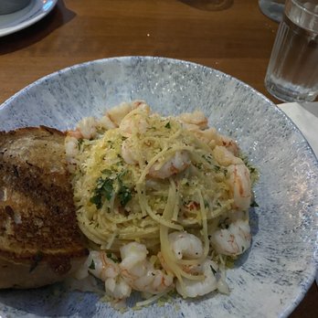 Earls Kitchen + Bar - Canadian (New) Near Me - Woodbridge, Ontario