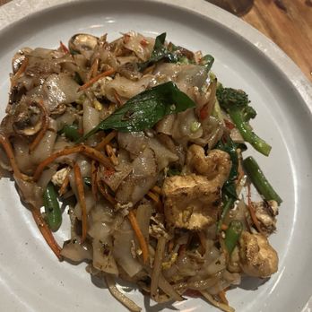 Ammata Thai Kitchen - Pad Se Ew - Thai Near Me - River Vale, New Jersey Ammata Thai Kitchen - Pad Se Ew - Thai Near Me - River Vale, New Jersey
