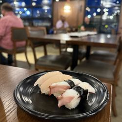 Sushi Oishii AYCE - Octopus and red snapper nigiri