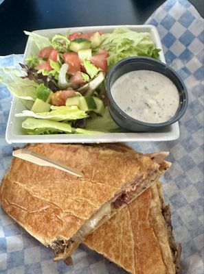 Eddie's Kitchen & Tavern by null