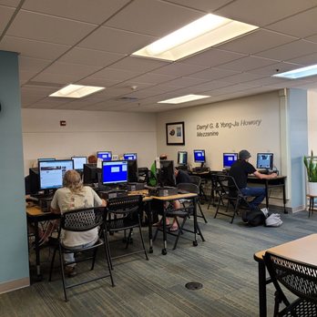 Roanoke Public Library - The computer area. - Libraries Near Me - Roanoke, Virginia