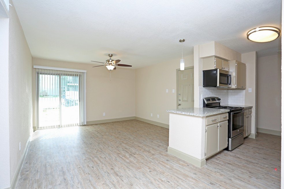 WILLOWBROOK APARTMENTS Updated September 2024 510 Billie Bess Ln, Conroe, Texas Apartments