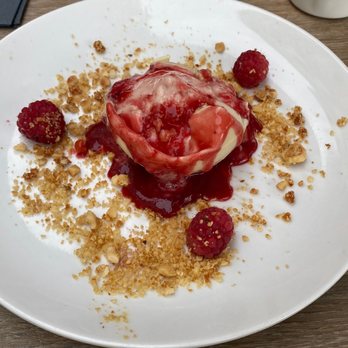 Fjøla - White Chocolate Sphere - Scandinavian Near Me - Oslo, 03