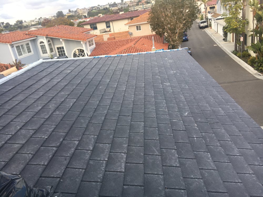 Slide of Lemus Roofing