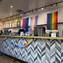 Philz Coffee - Inside - welcoming and happy