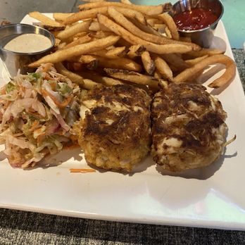 Epic SmokeHouse - Crab Cakes - Steakhouses Near Me - Arlington, Virginia