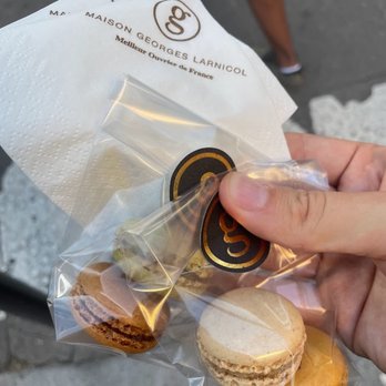 Maison Georges Larnicol - Excellent macarons with great presentation. - Chocolatiers & Shops Near Me - Paris, 75