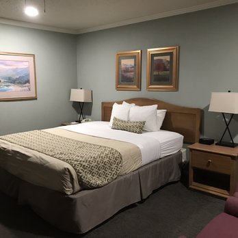Lamp Liter Inn - My room - Hotels Near Me - Visalia, California