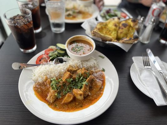 Curry and More by null