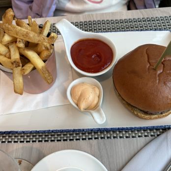 NM Cafe - Cheeseburger and fries - New American Near Me - Garden City, New York