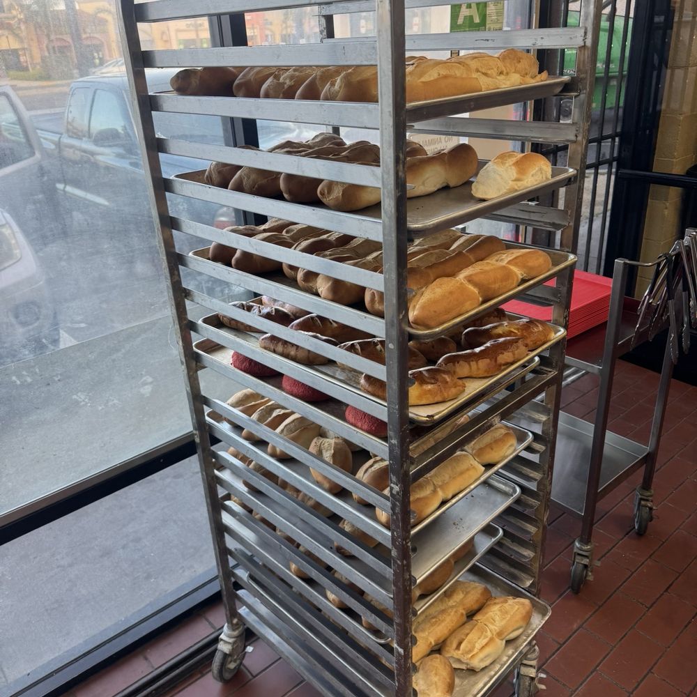 La Conchita - Bakeries Near Me - Lynwood, California