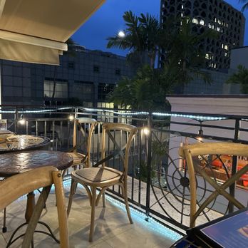 Genius Lounge - Balcony View - Japanese Near Me - Honolulu, Hawaii Genius Lounge - Balcony View - Japanese Near Me - Honolulu, Hawaii