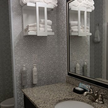 Hampton Inn Fairmont - Hotels Near Me - Fairmont, West Virginia