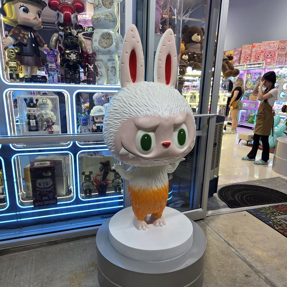 Claw Wonderland - Toy Stores Near Me - Houston, Texas
