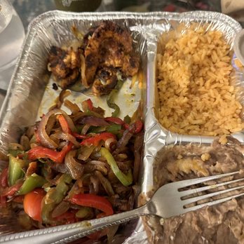 Casa Patrón - Chicken Fajitas de Pollo delivery- mostly onions and peppers - Mexican Near Me - Seattle, Washington