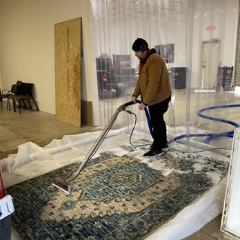 Steam Doc - Bryan deep cleaning a customers rug with special eco friendly cleaning solutions to make it smell fresh again. - Carpet Cleaning Near Me - Cedar Park, Texas Steam Doc - Bryan deep cleaning a customers rug with special eco friendly cleaning solutions to make it smell fresh again. - Carpet Cleaning Near Me - Cedar Park, Texas