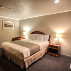 Chablis Inn