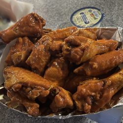 Kettles - Wings. Hot & Crispy. A+.