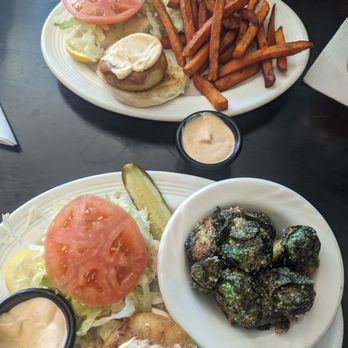 Howlett's Restaurant & Tavern - Crab cake sandwiches - American Near Me - Chester, Virginia Howlett's Restaurant & Tavern - Crab cake sandwiches - American Near Me - Chester, Virginia