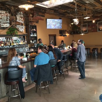 Mad Oak - Bars Near Me - Oakland, California