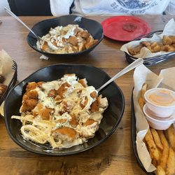 Red Rabbit Grill - Chicken Alfredo, fries, picadilies