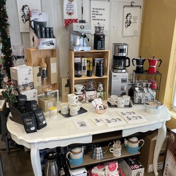 Chef Darin's Kitchen Table - Coffee and tea area - Kitchen Supplies Near Me - Savannah, Georgia