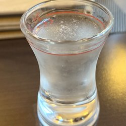 Ammos - Ouzo aufs Haus hinterher zur Verdauung