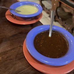 Los Arcos - Hot sauces that come with the street tacos