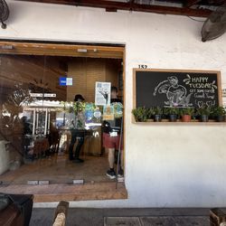 La Ventana - Photo 4: Front of the cafe