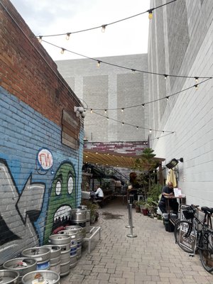 Mad Oak Bar ‘N’ Yard by null