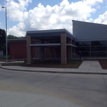 Franklin Avenue Library - Des Moines Public Library - Exterior view - Libraries Near Me - Des Moines, Iowa