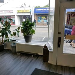 Diamond Bridge Barber Shop