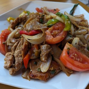 Luck Gai Cafe - Drunken Noodle - Chicken Shop Near Me - Anaheim, California